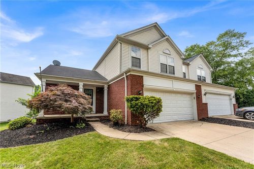 467 Canterbury Ln, Sagamore Hills, OH, 44067-4114 | Card Image