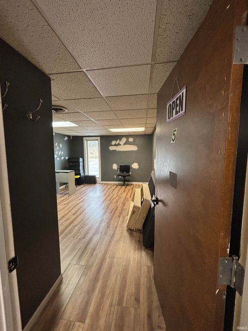 2429 W Main St, Fort Wayne, IN, 46808-3738 | Card Image