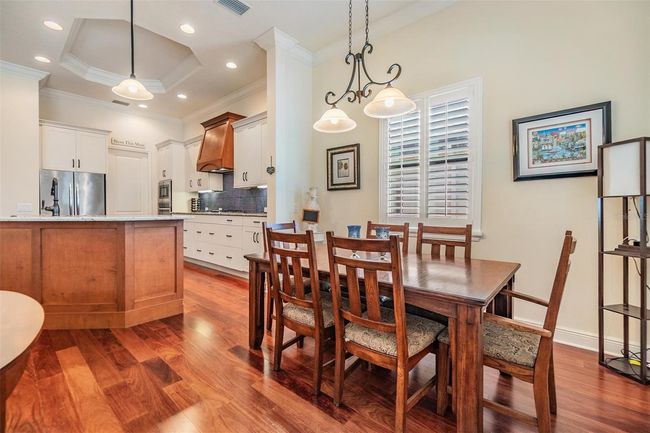 Eat-in area views kitchen | Image 9