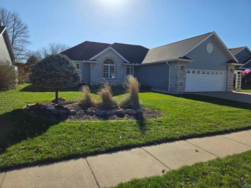 202 Frontier St, Sergeant Bluff, IA, 51054-8901 | Card Image