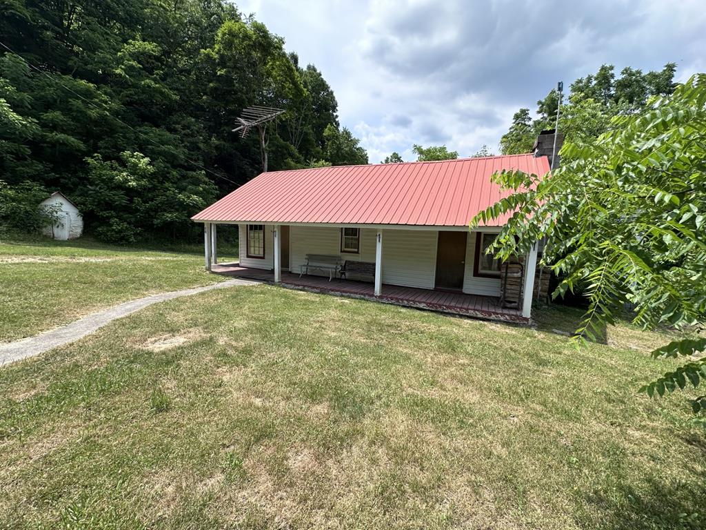 Indian Mills Rd, Peterstown, WV 24963
