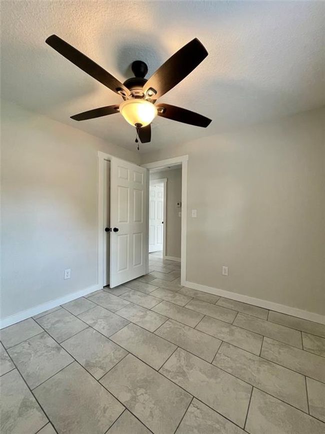 527 W 4 Th St, House other with 5 bedrooms, 3 bathrooms and null parking in Freeport TX | Image 29