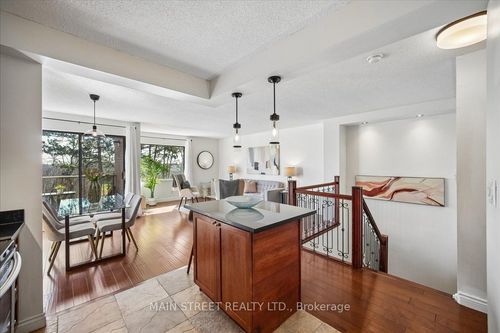 217-1000 Cedarglen Gate, Mississauga, ON, L5C3Z5 | Card Image