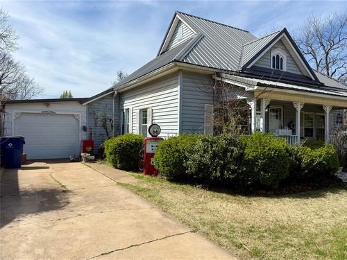 1008 S 6th St, Chickasha, OK, 73018-4617 | Card Image
