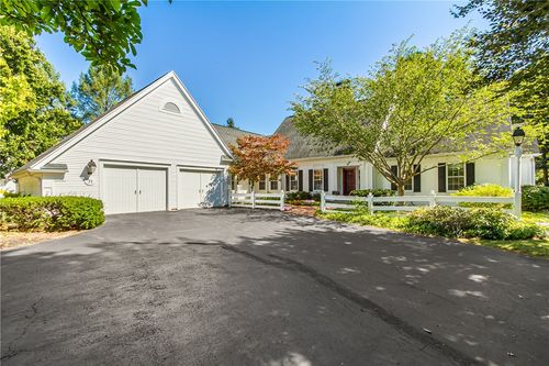 31 Trotters Field Run, Pittsford, NY, 14534-2835 | Card Image