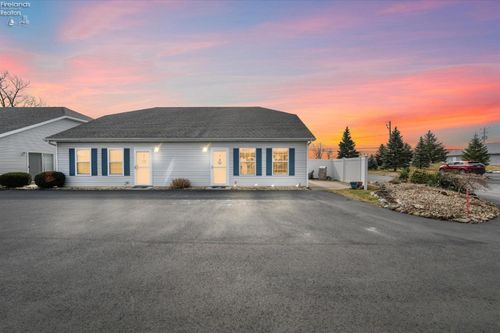 7 N Schooner Point Dr, Port Clinton, OH, 43452-9107 | Card Image