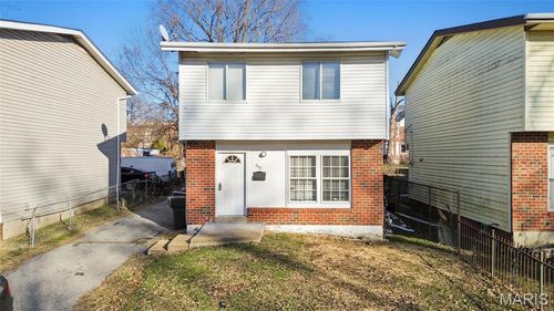 940 Maple Place, St Louis, MO, 63112 | Card Image