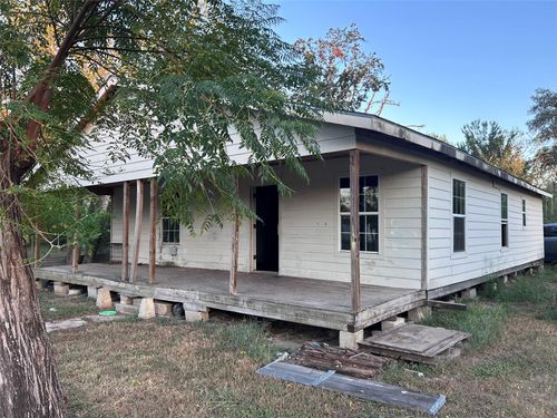507 King St, Cuero, TX, 77954-4119 | Card Image
