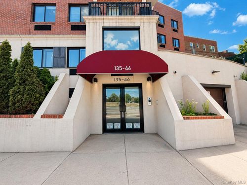 135-46 Grand Central Pkwy, Jamaica, NY, 11435-1088 | Card Image