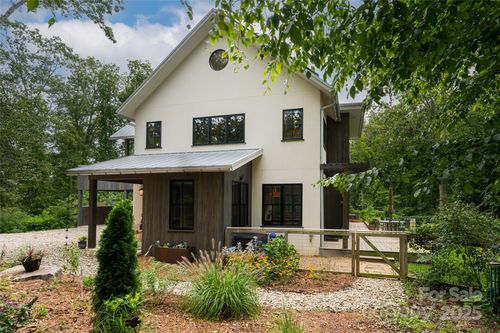 7 Bee Balm Way, Asheville, NC, 28804-0090 | Card Image