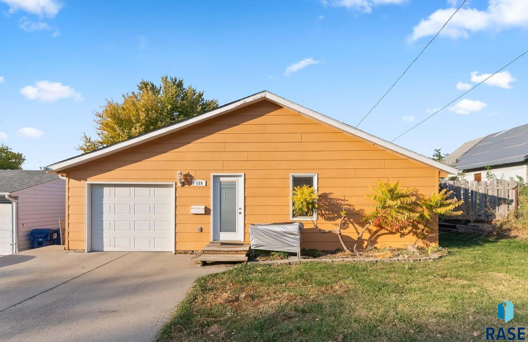 Bailey St, Sioux Falls, SD 57104