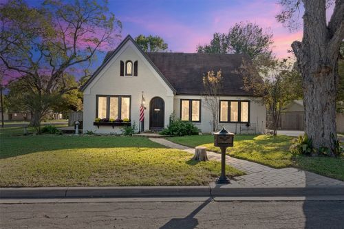 1005 E 14th St, Cameron, TX, 76520-2010 | Card Image