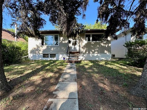 739 Princess St, Regina, SK, S4T3X8 | Card Image