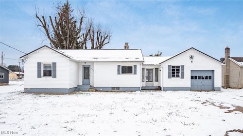 211 W 4th St, Frazeysburg, OH, 43822-9777 | Card Image