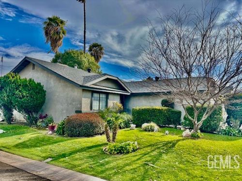 5900 Stone Bridge Ln, Bakersfield, CA, 93313-3387 | Card Image