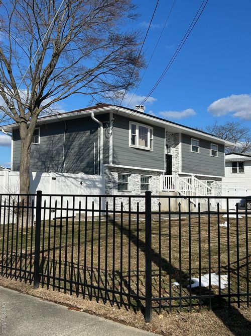 107 Sammis Ave, Deer Park, NY, 11729-6719 | Card Image