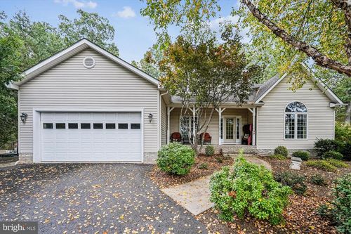119 Lake Shore Dr, CROSS JUNCTION, VA, 22625-2477 | Card Image