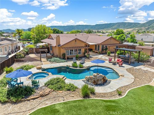 42260 Chisolm Trail, Murrieta, CA, 92562 | Card Image