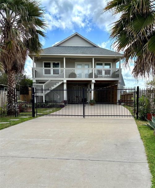 246 Debbie Ln, San Leon, TX, 77539-1936 | Card Image
