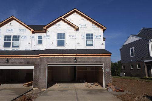7247 Grandpoint Dr, West Chester, OH, 45069-4703 | Card Image