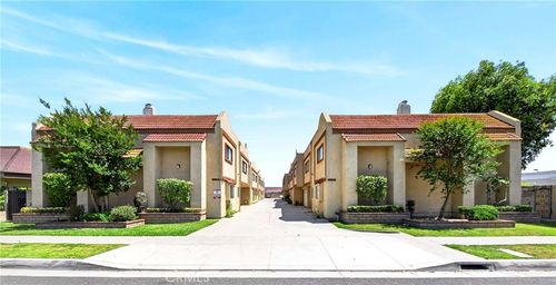 c-9914 Tweedy Ln, Downey, CA, 90240 | Card Image