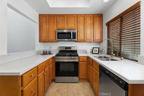 17 Dartmouth, Irvine, CA, 92612-2638 | Card Image