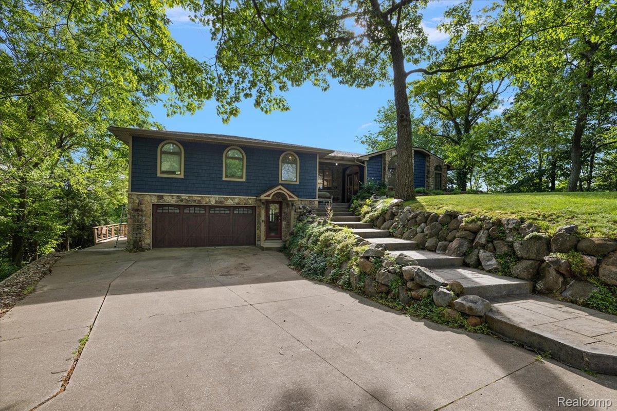 Residential in Tyrone Township 3