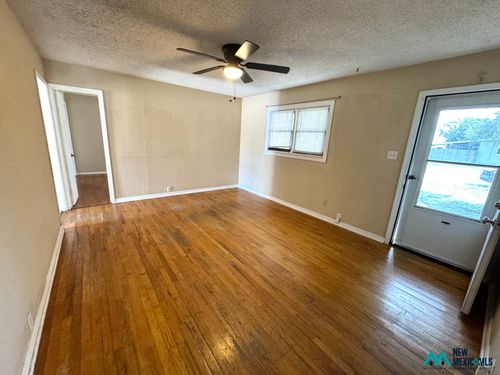 416 W Berry Dr, Hobbs, NM, 88240-3810 | Card Image