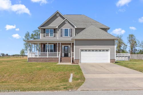 123 Farmington Dr, Richlands, NC, 28574-7453 | Card Image