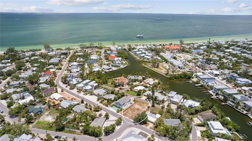 132 Crescent Dr, ANNA MARIA, FL, 34216 | Card Image