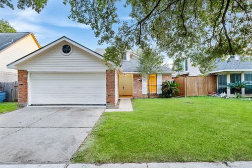 13527 Avonshire Dr, Houston, TX, 77083-3545 | Card Image