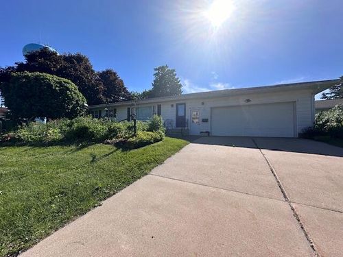 207 N Pine St, Caledonia, MN, 55921 | Card Image