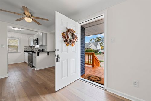 21841 Cushing Ave, Eastpointe, MI, 48021-2493 | Card Image