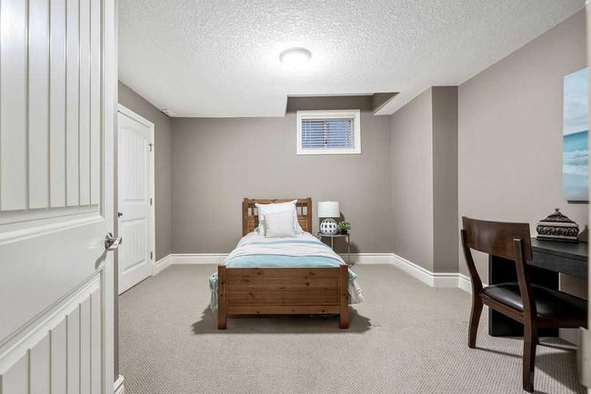 169 Signature Way Sw, House other with 5 bedrooms, 4 bathrooms and 4 parking in Calgary AB | Image 41