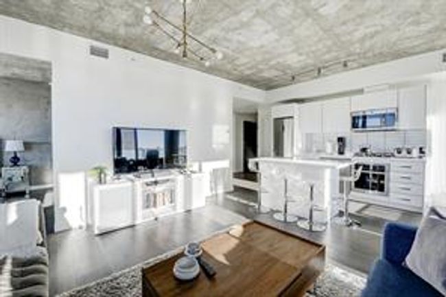 1502 - 1010 6 St Sw, Condo with 2 bedrooms, 2 bathrooms and 1 parking in Calgary AB | Image 16
