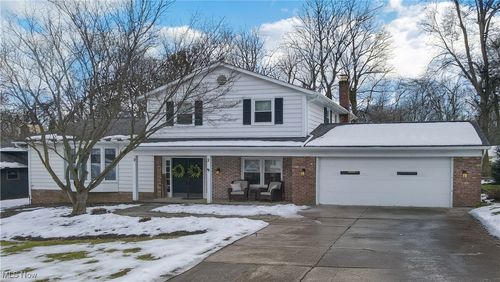 8691 Lake Forest Trail, Chagrin Falls, OH, 44023 | Card Image