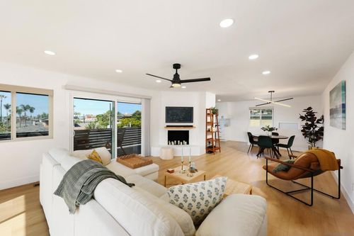 4542 Milton St, San Diego, CA, 92110-3415 | Card Image