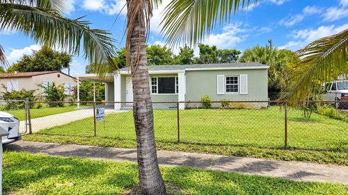 330 W 29th St, Riviera Beach, FL, 33404-3706 | Card Image