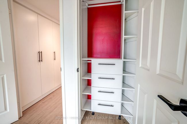 504 - 109 Front St E, Condo with 3 bedrooms, 1 bathrooms and 1 parking in Toronto ON | Image 8
