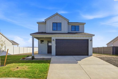 404 Amberly Ave, Grandview, WA, 98930-9478 | Card Image