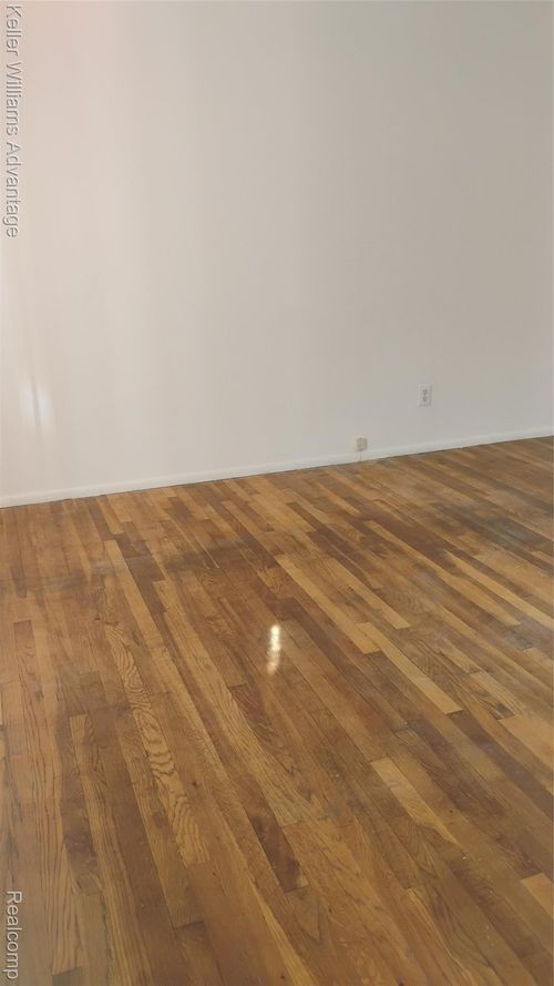 1265 Woodbourne St, Westland, MI, 48186-5329 | Card Image