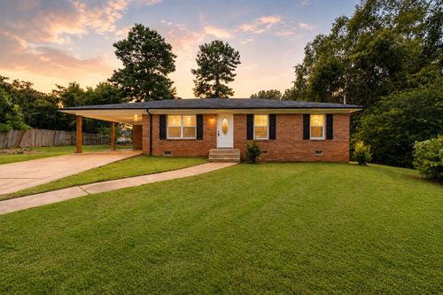 43 Carnell St, Jackson, TN, 38301-5568 | Card Image
