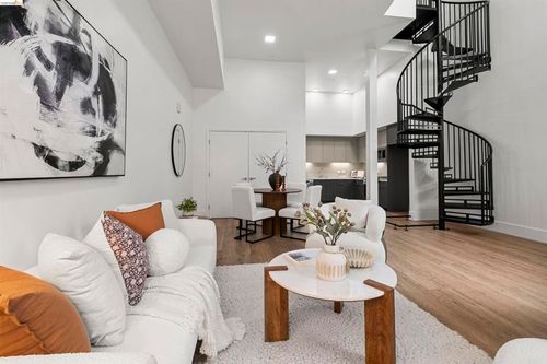 103-1545 32nd St, Oakland, CA, 94608-4382 | Card Image