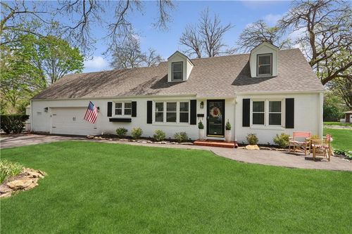 7933 Colonial Dr, Overland Park, KS, 66204-3829 | Card Image