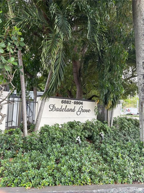 a102-6900 N Kendall Dr, Pinecrest, FL, 33156-1540 | Card Image
