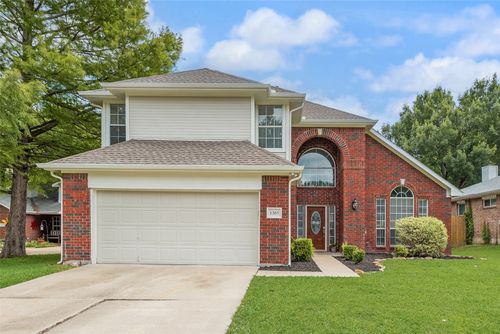 1305 Meadowbrook Dr, Mckinney, TX, 75069-7929 | Card Image