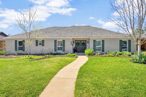 7424 Meadow Oaks Drive, Dallas, TX, 75230 | Card Image