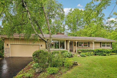 W213N5425 Kenmore Drive, Menomonee Falls, WI, 53051 | Card Image