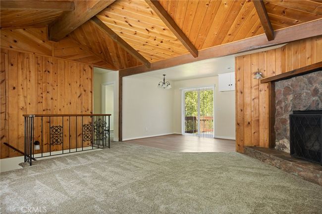 Large living area | Image 7