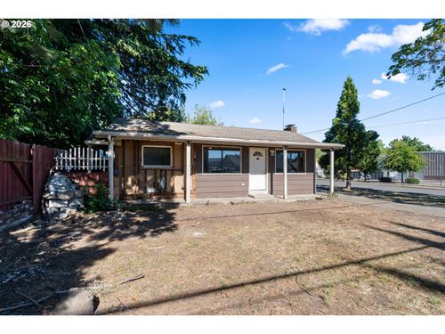 1004 S Grape St, Medford, OR, 97501 | Card Image